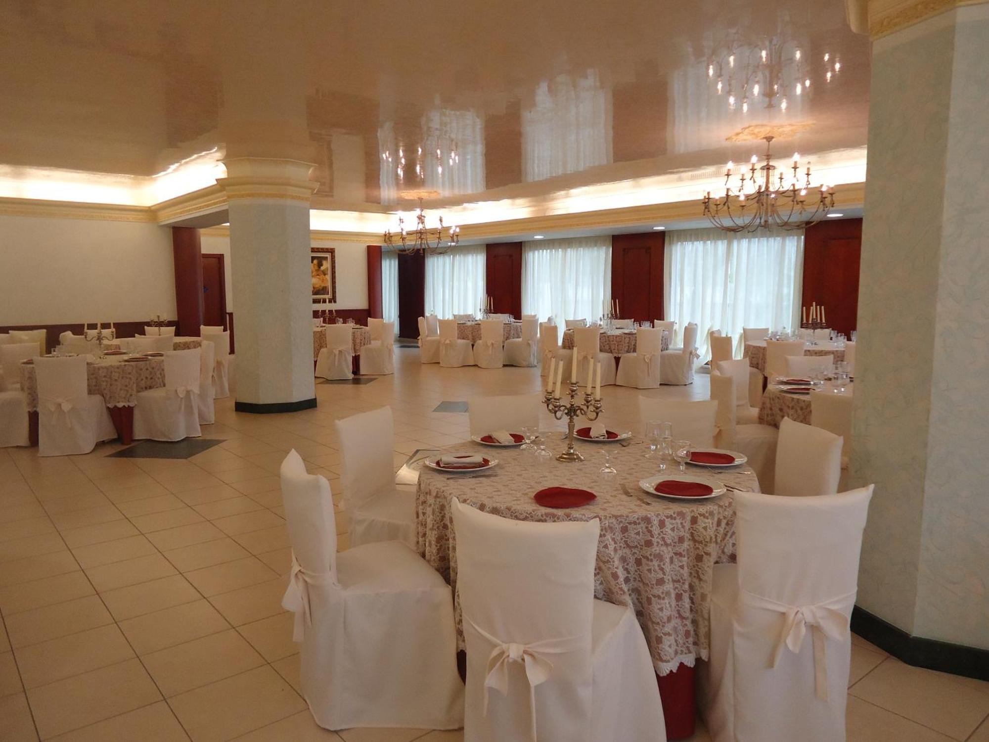 Hotel Il Melograno Маттината Экстерьер фото