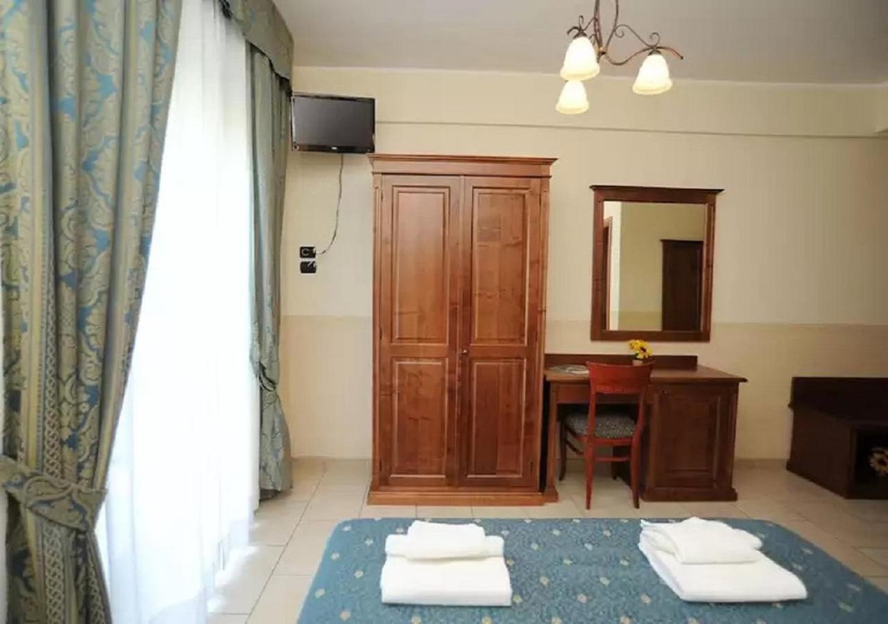 Hotel Il Melograno Маттината Экстерьер фото
